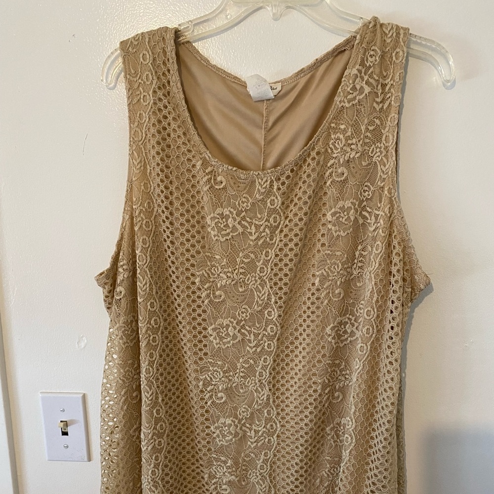 Lace sleeveless top